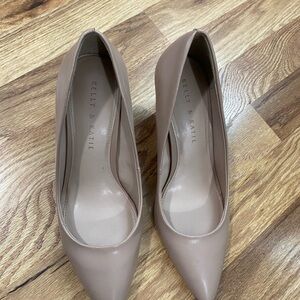 Kelly & Katie Women's Tan Pumps